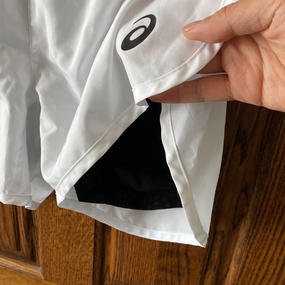 Asics running shorts - Picture 2 of 4